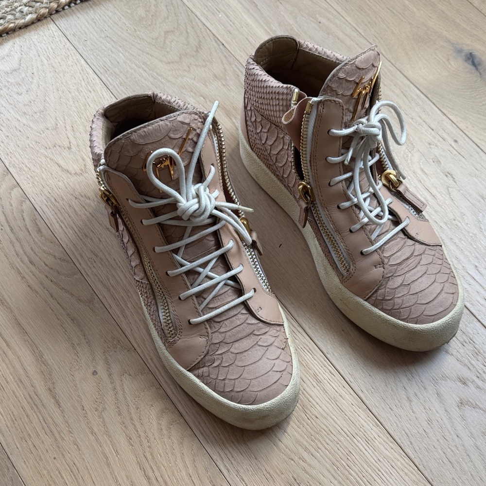 Giuseppe Zanotti Kriss Light Pink zip up sneakers size 41